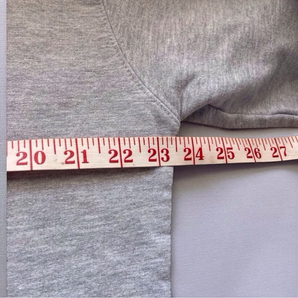 Taylor Swift The Eras Tour 2023 Sweatshirt Gray Size L Official Merch Concert - Picture 8 of 10